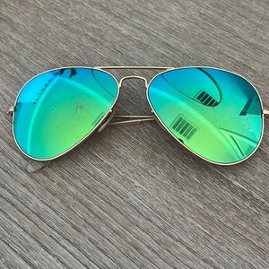 Ray Ban Aviator RB3025 Green Mirrored